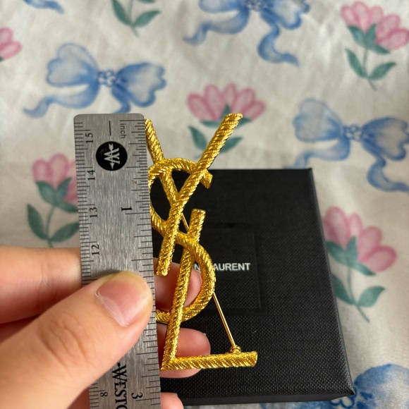 Saint Laurent Cassandre Brooch In Metal - Picture 2 of 5